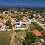 Vila Emanuel